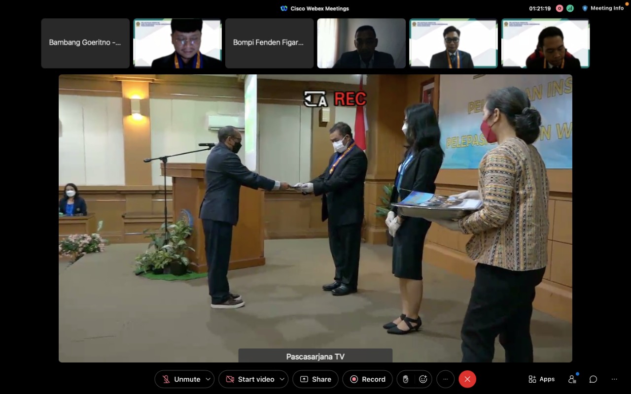 Acara Pelantikan dan Pelepasan Calon Wisudawan Pascasarjana Unud yang ke 109 periode VI secara daring dan luring, pada Rabu (16/02). (Foto: istimewa)