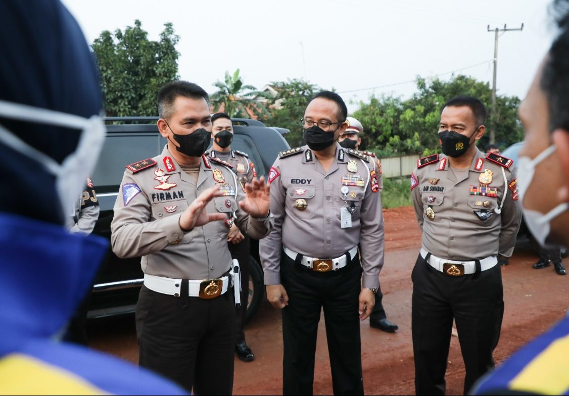 Kakorlantas Polri Irjen Firman Shantyabudi saat memberikan keterangan persnya. (Foto: istimewa)