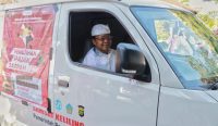 Gubernur Koster saat meninjau mobil samsat keliling di Kabupaten Jembrana, pada Selasa (28/06). (Foto: istimewa)