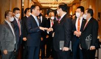 Presiden Jokowi saat menerima Executive Chairman Hyundai Motor Group, pada Kamis (28/7). (Foto: istimewa)