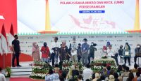 Presiden Jokowi dalam acara pemberian NIB bagi pelaku UMK perseorangan, Rabu (13/07), di Gedung Olahraga Nanggala Kopassus, Jaktim. (Foto: istimewa)