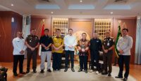 Jaksa Agung RI ST Burhanuddin (tengah) bersama Pengurus SMSI. (Foto: Kejagung RI)