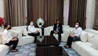 Rektor Unud saat terima audiensi di Gedung Rektorat Kampus Jimbaran, Senin (29/8). (Foto: istimewa)
