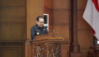 Wagub Cok Ace dalam Rapat Paripurna ke-27 masa sidang III Tahun 2022 DPRD Provinsi Bali, Senin (5/9). (Foto: istimewa)