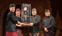 Cok Ace dalam Malam Penganugerahan IAI Bali Award Tahun 2022, Sabtu (24/09). (Foto: istimewa)