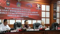 Rapat Monev Tindak Lanjut Rekomendasi Pencegahan Korupsi dan Perbaikan Tata Kelola Pemerintah Provinsi Bali sampai dengan TW III Tahun 2022, di Ruang Rapat Sabha Adhyasta Utama, Kantor Inspektorat Daerah Provinsi Bali, Denpasar, pada Rabu (5/10) pagi. (Foto: istimewa)