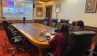 Wagub Cok Ace saat membuka secara resmi Focus Group Discussion (FGD) yang diselenggarakan oleh Dinas Pariwisata Provinsi Bali secara daring melalui zoom meeting, pada Selasa (18/10). (Foto: istimewa)