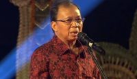 Gubernur Bali, I Wayan Koster, saat membawa sambutan dalam acara Festival Anak Negeri, bertempat di Art Center, Denpasar, Minggu (30/10/2022). (Foto: agus/diksimerdeka.com)