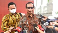 Menko Polhukam Mahfud MD memberikan keterangan pers selepas melapor kepada Presiden Jokowi di Istana Merdeka, Jakarta, Selasa (04/10/2022). (Foto: BPMI Setpres)