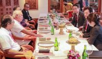 Menteri PUPR Basuki Hadimuljono saat melakukan pertemuan bilateral dengan Wakil Menteri Pertanahan, Infrastruktur, Transportasi, dan Pariwisata (MLIT) Jepang Mizushima, di Nusa Dua Bali, Rabu (16/11/2022). (Foto: pupr)