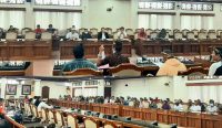 Pekaseh Subak Pedahanan, I Wayan Sarimerta krama subaknya saat memaparkan masalah yang dihadapi subaknya di hadapan dewan Komisi I DPRD Provinsi Bali, di ruang rapat Gedung DPRD setrmpat, Jumat (30/12/2022).