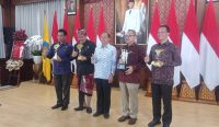 Pemerintah Provinsi Bali Gelar Konferensi Pers terkait keberhasilan meraih 3 penghargaan dalam ajang Championship Digitalisasi Daerah 2022, bertempat di Jayasabha, Senin (19/12/2022). (Foto: doc/Agus Pebriana/diksimerdeka.com)