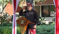 Wagub Cok Ace saat membacakan Sambutan Presiden dalam Peringatan Hari Bela Negara ke-74 tahun 2022, Senin (19/12). (Foto: doc. Pemprov Bali)
