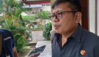 Anggota Bawaslu Provinsi Bali I Ketut Rudia, saat ditemui usai melakukan pengawasan terhadap penerimaan berkas syarat dukungan minimal DPD RI, Kantor KPU Bali, Senin (26/12). (Foto: doc. diksimerdeka.com)