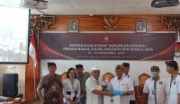 Penyerahan syarat dukungan minimal untuk pemilihan Bakal Calon Anggota (Bacaleg) DPD RI pada Pemilu 2024 oleh Anak Agung Gde Agung ke KPU Provinsi Bali, Jumat (23/12). (Foto: doc. DPD RI)