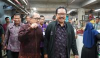 Wakil Gubernur Bali Prof. Tjok Oka Sukawati (Cok Ace) saat sidak pasar, di Pasar Badung-Denpasar, Selasa (31/1). (doc/humas/diksimerdeka.com)