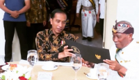 da Cokorda Ngurah Jambe Pemecutan (kanan) dalam suatu kesempatan bersama Presiden Joko Widodo (kiri) saat peringatan HUT ke-74 Kemerdekaan RI di Istana Kepresidenan Bogor tanggal 17 Agustus 2019 lalu. (Foto: ig@puriagung.denpasarsatria)