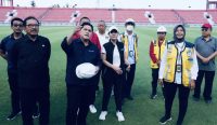 Erick Thohir (tengah) saat memeriksa fasilitas Stadion Kapten I Wayan Dipta, Gianyar Bali, Minggu (12/03/23). (Doc. PR LOC FIFA U-20 World Cup 2023/Ngurah/diksimerdeka.com)