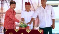 Peletakan batu pertama pembangunan pasar rakyat tematik pariwisata di Semarapura, Klungkung, Kamis (6/03/23). (foto: Doc/Pemprov Bali)