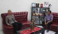 Kabid Humas Polda Sulawesi Tengah, Kombes Pol Djoko Wienartono saat melakukan silaturahmi kepada beberapa organisasi media di Kota Palu, Sulawesi Tengah, Kamis (13/4/2023). (Rahmad/diksimerdeka.com)