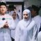 Bupati Labuhanbatu, Erik Adtrada bersama Ketua TP PKK Labuhanbatu, Maya Hasmita saat mendampingi pemberangkatan CJH Labuhanbatu menuju asrama haji Medan, Rabu (31/05/23). (Foto: Hadyanto Sinaga/diksimerdeka.com)
