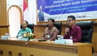 Bimbingan teknis untuk empat prodi yang akan diakreditasi oleh AUN-QA, guna mempersiapkan submit Self Assesment Report (SAR), di Ruang Bangsa, Gedung Rektorat, Unud Jimbaran, yang berlangsung pada Selasa (15/05/2023). (Foto: Unud.ac.id)