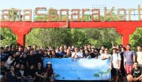 Ket foto : Mahasiswa Fisika Universitas Udayana mengadakan kegiatan penanaman mangrove bertempat di Kedonganan.