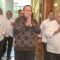 Menteri PUPR, Basuki Hadimuljono bersama Ketua KPK RI, Firli Bahuri saat menghadiri acara internalisasi penguatan peran istri pejabat Kmeneterian PUPR di Auditorium Kementerian PUPR, Kamis (22/6/23). (Foto/diksimerdeka.com)