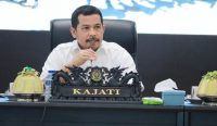 Kajati Sulteng, Agus Salim saat acara laporan evaluasi pelaksanaan pendampingan proyek PT PLN Sulteng, Senin (19/6/23). (Foto: Rahmad Nur/diksimerdeka.com)