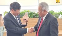 Ket Foto : Menteri Pekerjaan Umum dan Perumahan Rakyat (PUPR) Indonesia, Basuki Hadimuljono bersama dengan Wakil Menteri Sumber Daya Air China, Liu Weiping bertemu dalam K-Water Global Education Center, Hwaseong, Korea Selatan, Kamis (6/7/2023).