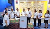 Pemusnahan arsip inaktif Bapenda Denpasar, di Dinas Perpustakaan dan Kearsipan Kota Denpasar, Rabu (26/7/23). Foto: Nyoman/diksimerdeka.com