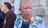 Kepala Dinas Kehutanan dan Lingkungan Hidup, I Made Teja saat di temui di Art Center, Rabu (23/08/2023). Foto: Agus/diksimerdeka.com