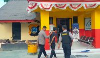 Polsek Palu Barat mengamankan pelaku pencurian di tujuh supermarket di Kota Palu, Senin (14/8/23). Foto: Rahmad Nur/diksimerdeka.com