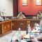 Penjabat Gubernur Bali Sang Made Mahendra Jaya mengadakan pertemuan dengan jajajan Forum Komunikasi Pimpinan Daerah Provinsi Bali (Forkompimda), Senin (18/09/2023). Foto: dok/Humas Pemprov Bali