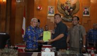 Bupati Asahan H. Surya menyampaikan Nota Keuangan dan Rancangan Peraturan Daerah (Ranperda) Tentang Perubahan APBD Tahun Anggaran 2023