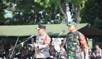 Personel gabungan TNI-Polri mengikuti apel gelar pasukan pengamanan VVIP, di lapangan Batalyon Infanteri 711 Raksatama, Palu, Sulawesi Tengah, Senin (02/10/2023). Foto: dok/pribadi