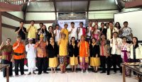 Diskusi publik dan deklarasi organisasi masyarakat Hindu Nasional untuk menyerukan Pemilu 2024 damai, di Pura Widya Dharma, Cibubur Jakarta, Sabtu (27/1/2024). Foto: dok/ist