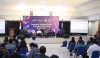Seminar Pungutan Wisman untuk Pariwisata Bali yang Berkualitas, bertempat di Ruang Aula Nusantara Gedung Agrokompleks Kampus Sudirman Denpasar, Selasa (23/1/2024). Foto: dok/unud.ac.id