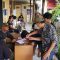 Pelaksanaan Jemput Bola Pelayanan pembuatan KTP El dan Administrasi Kependudukan oleh Dukcapil Denpasar, Minggu (21/01/2024). Foto: dok/Pemkot Denpasar.