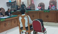 Sidang pembacaan tuntutan perkara dugaan korupsi dana SPI Unud, di PN Tipikor Denpasar, Selasa (23/1/24). Foto: Dewa/diksimerdeka.com