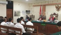 Sidang agenda eksepsi atau nota keberatan oleh 5 Terdakwa investasi bodong PT DOK di PN Denpasar, Kamis (21/03/2024). Foto: Agus P/diksimerdeka.com