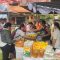 Pelaksanaan kegiatan pasar murah dalam rangka menekan angka inflasi dan memperingati Hari Suci Galungan dan Kuningan yang dilaksanakan di Balai Banjar Abian Kapas Kelod, Kecamatan Denpasar Timur, Rabu (6/3/2024). Foto: dok/Pemkot Denpasar.