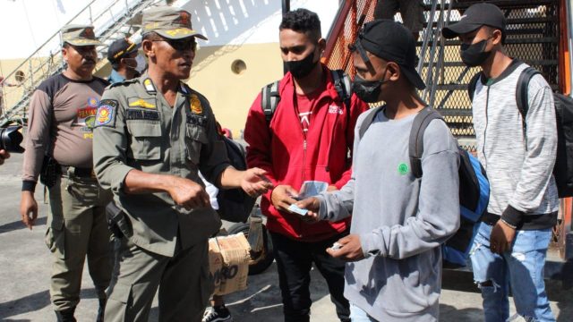 Pelaksanaan penertiban administrasi kependudukan yang digelar tahun lalu. Foto: dok/Pemkot Denpasar