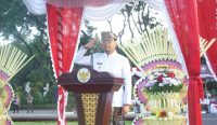 Wakil Wali Kota Denpasar I Kadek Agus Arya Wibawa saat memimpin apel, Kamis (25/04/2024). Foto: dok/Pemkot Denpasar