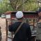 Satpol PP Denpasar melakukan penertiban kepada pedagang yang berjualan di atas trotoar jalan, Sabtu (07/07/2024). Foto: dok/Agus P