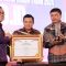 Wali Kota Denpasar Jaya Negara saat menerima penghargaan nasional bertempat di Jiexpo Convention Center Jakarta, Kamis (22/08/2024). Foto: dok/Pemkot Denpasar.