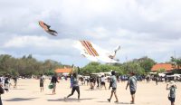 Lomba Layang-Layang Denpasar Kite Festival VIII Tahun 2024 resmi dibuka di Kawasan Pantai Mertasari, Sanur, Denpasar, Minggu (1/9/2024). Foto: dok/Pemkot Denpasar Lomba Layang-Layang Denpasar Kite Festival VIII Tahun 2024 resmi dibuka di Kawasan Pantai Mertasari, Sanur, Denpasar, Minggu (1/9/2024). Foto: dok/Pemkot Denpasar