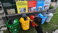 Ilustrasi anak kecil memilah sampah. Foto: dok/pribadi