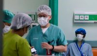Operasi Katarak gratis yang dilakukan oleh Perhimpunan Dokter Spesialis Mata Indonesia atau Perdami, Sabtu (19/10/2024). Foto: dok/Pemprov Bali