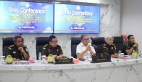 Jumpa pers di ruang jumpa pers Command Center Kejati Sulawesi Tengah, Senin (14/10/2024). Foto: dok/Kejati Sulteng